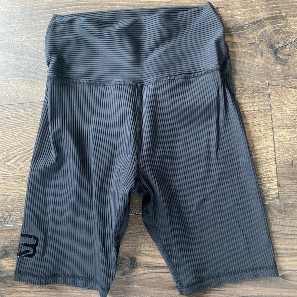 Ribbed Cycle Shorts - image 1